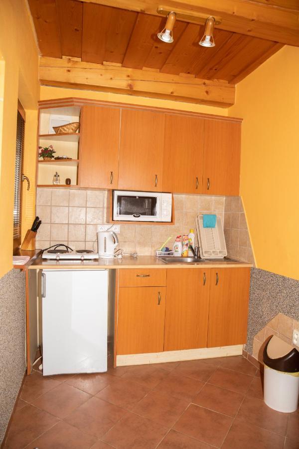 Apartmany Alma Vyhne Ngoại thất bức ảnh